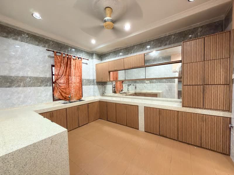 Rumah Teres 2 Tingkat untuk Dijual di Bandar Tun Hussein Onn (Cheras) - Ali Idris - Kitchen - PropertyGuru.com.my