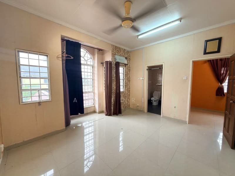 Rumah Teres 2 Tingkat untuk Dijual di Bandar Tun Hussein Onn (Cheras) - Ali Idris - Living Room - PropertyGuru.com.my