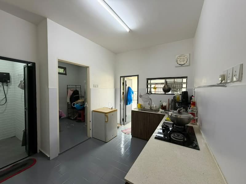 Semi-Detached House for Rent in Taman Megah Ria (Masai) - Candy Yap - Kitchen - PropertyGuru.com.my