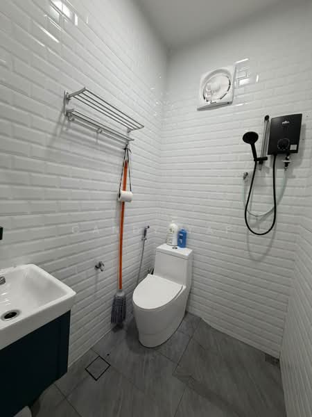Semi-Detached House for Rent in Taman Megah Ria (Masai) - Candy Yap - Bathroom - PropertyGuru.com.my