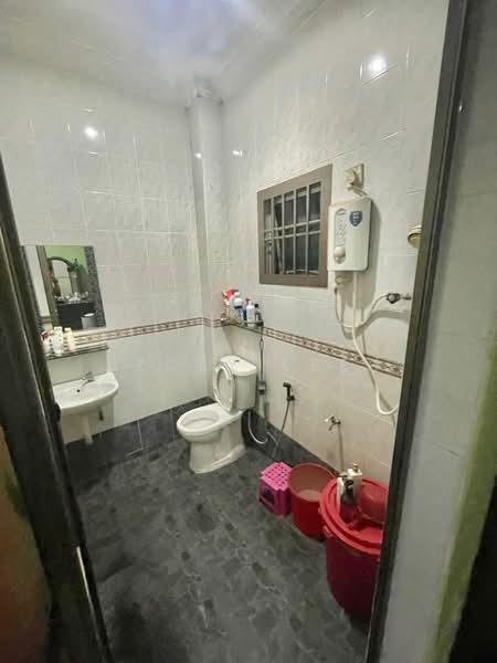Rumah Teres 2 Tingkat untuk Dijual di Taman Impian Emas (Skudai) - Zoey Lee - Bathroom - PropertyGuru.com.my