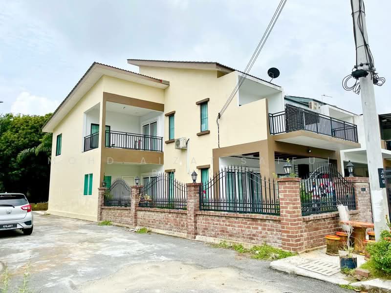 2-storey Terraced House for Sale in Dengkil (Selangor) - Mohd Aizat Saiful Bahri - Exterior - PropertyGuru.com.my