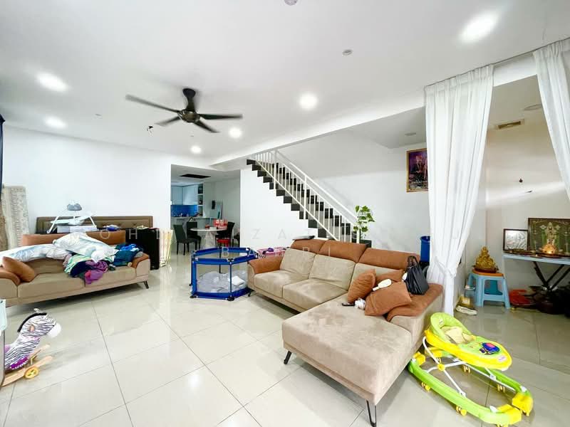 2-storey Terraced House for Sale in Dengkil (Selangor) - Mohd Aizat Saiful Bahri - Living Room - PropertyGuru.com.my