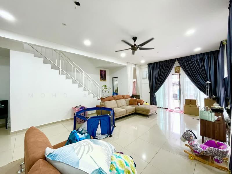 2-storey Terraced House for Sale in Dengkil (Selangor) - Mohd Aizat Saiful Bahri - Living Room - PropertyGuru.com.my