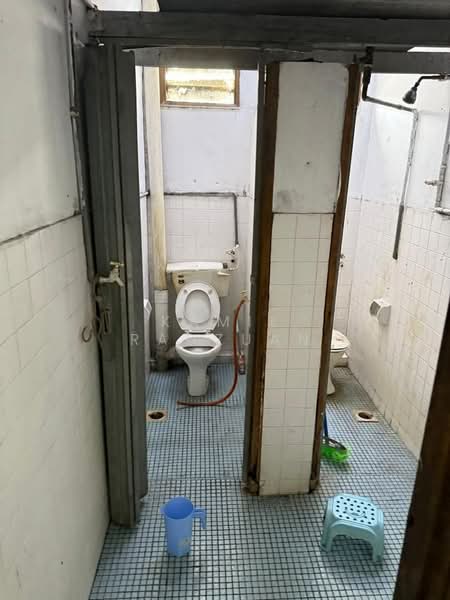 Kedai / Pejabat untuk Disewa di Kajang (Selangor) - Kamil Radzuan - Bathroom - PropertyGuru.com.my