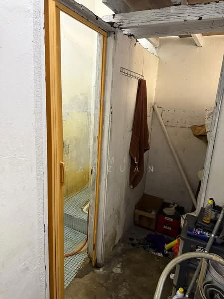 Kedai / Pejabat untuk Disewa di Kajang (Selangor) - Kamil Radzuan - Bathroom - PropertyGuru.com.my