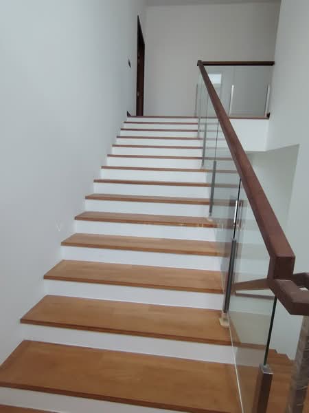 Rumah Banglo untuk Disewa di Setia Alam (Selangor) - Vivien Thum - Staircase  - PropertyGuru.com.my