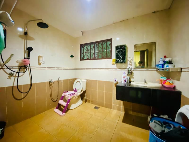 Rumah Teres 2 Tingkat untuk Dijual di Taman Gombak Permai (Batu Caves) - Ibrahim Iderus - Bathroom - PropertyGuru.com.my