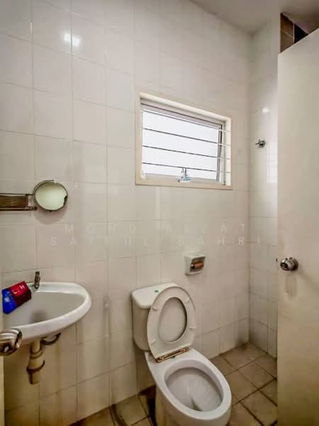 2-storey Terraced House for Sale in Denai Alam (Shah Alam) - Mohd Aizat Saiful Bahri - Bathroom - PropertyGuru.com.my