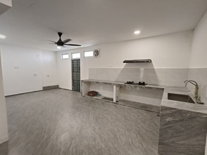 Rumah Teres 2 Tingkat untuk Dijual di Usj 4 (Subang Jaya) - Joyce Kok - Kitchen - PropertyGuru.com.my