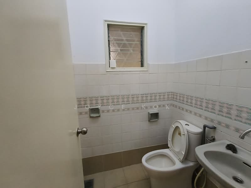 Rumah Teres 2 Tingkat untuk Dijual di Usj 4 (Subang Jaya) - Joyce Kok - Bathroom - PropertyGuru.com.my
