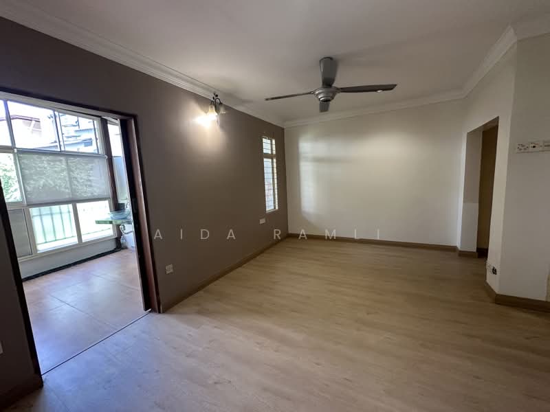 2-storey Terraced House for Sale in Bukit Jelutong (Shah Alam) - Aida Ramli - PropertyGuru.com.my