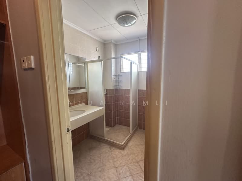 2-storey Terraced House for Sale in Bukit Jelutong (Shah Alam) - Aida Ramli - PropertyGuru.com.my