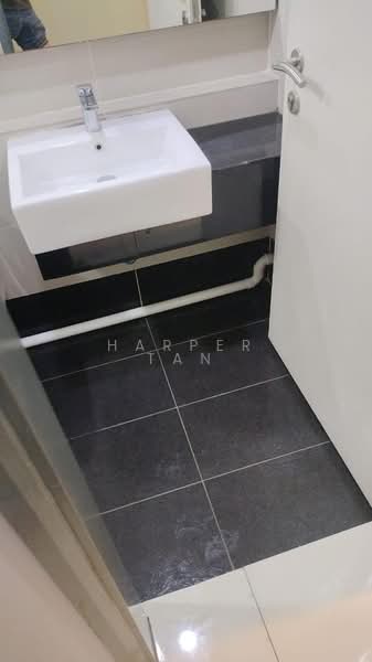 Servis Apartment untuk Disewa di Tiara Mutiara 2 - Harper Tan - Bathroom - PropertyGuru.com.my