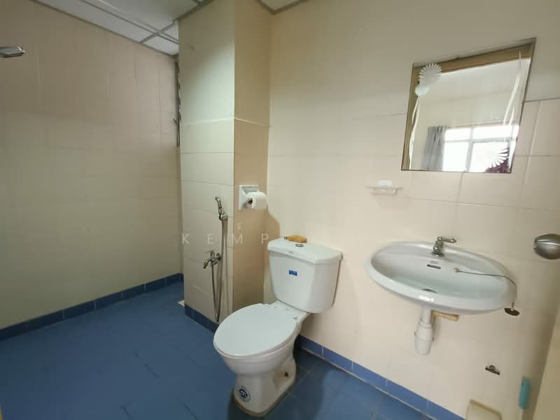 Condominium for Rent at Perdana Exclusive - Jasmine Lee - Bathroom - PropertyGuru.com.my