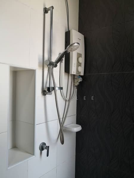 Service Residence for Sale at Sky Peak Residences - Zoey Lee - Bathroom - PropertyGuru.com.my