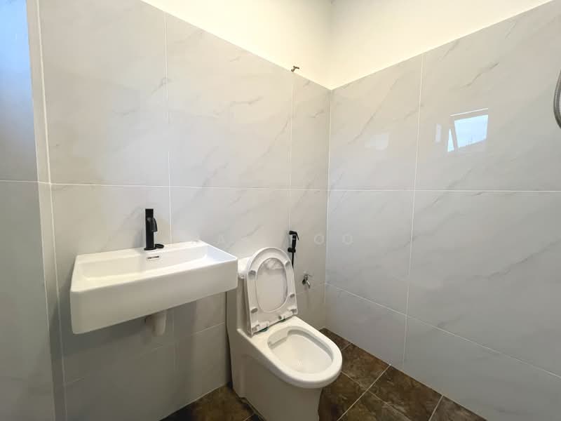 Rumah Teres 2 Tingkat untuk Dijual di Mahkota Cheras (Cheras) - Ray Foo - Bathroom - PropertyGuru.com.my
