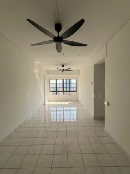 Kondominium untuk Dijual di Bayu Tasik 1 - Joyce Low - Living Room - PropertyGuru.com.my