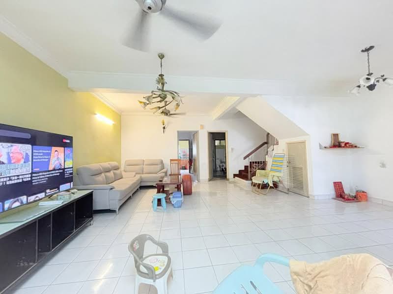 Rumah Teres 2 Tingkat untuk Dijual di Seksyen 5 (Kota Damansara) - Ali Idris - Living Room - PropertyGuru.com.my