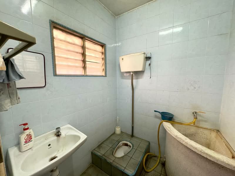 Rumah Flat untuk Dijual di Bandar Baru Ampang - Hanif Hanz - Bathroom - PropertyGuru.com.my