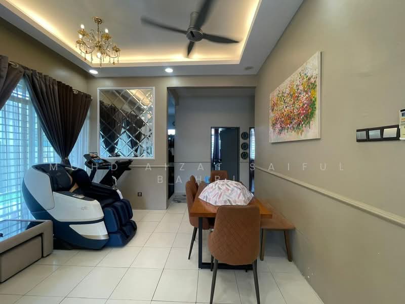 Rumah Berkembar untuk Dijual di Telok Panglima Garang (Selangor) - Mohd Aizat Saiful Bahri - Living Room - PropertyGuru.com.my
