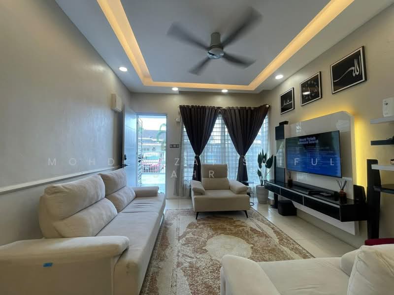 Rumah Berkembar untuk Dijual di Telok Panglima Garang (Selangor) - Mohd Aizat Saiful Bahri - Living Room - PropertyGuru.com.my