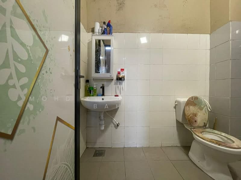 Rumah Berkembar untuk Dijual di Telok Panglima Garang (Selangor) - Mohd Aizat Saiful Bahri - Bathroom - PropertyGuru.com.my