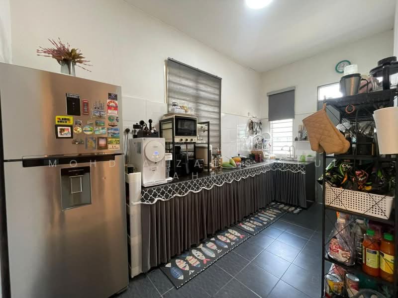 Rumah Berkembar untuk Dijual di Telok Panglima Garang (Selangor) - Mohd Aizat Saiful Bahri - Kitchen - PropertyGuru.com.my