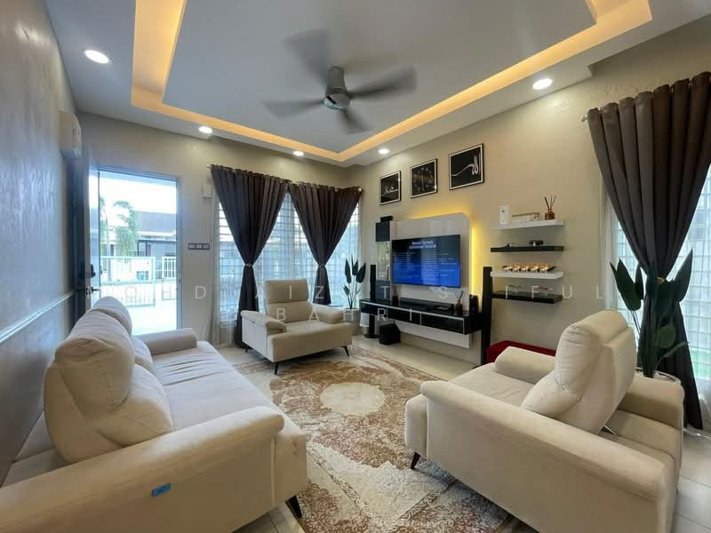 Rumah Berkembar untuk Dijual di Telok Panglima Garang (Selangor) - Mohd Aizat Saiful Bahri - Living Room - PropertyGuru.com.my