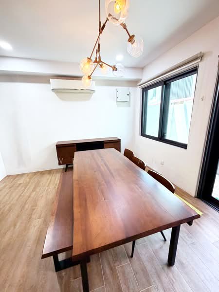 Rumah Teres 2 Tingkat untuk Dijual di Laman Glenmarie (Shah Alam) - Weng Tan - Dining Room - PropertyGuru.com.my