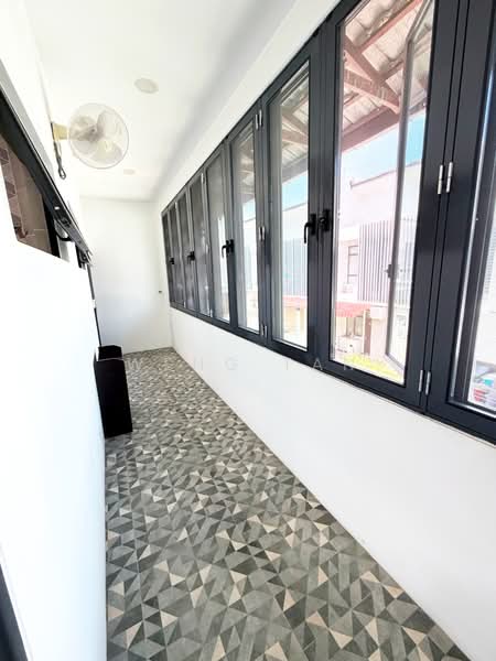 Rumah Teres 2 Tingkat untuk Dijual di Laman Glenmarie (Shah Alam) - Weng Tan - Balcony - PropertyGuru.com.my