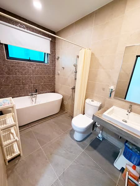 Rumah Teres 2 Tingkat untuk Dijual di Laman Glenmarie (Shah Alam) - Weng Tan - Bathroom - PropertyGuru.com.my