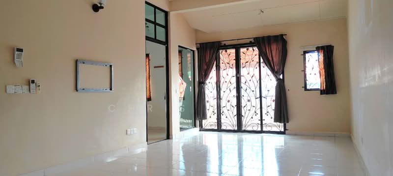 3-storey Terraced House for Sale in Sungai Ara (Penang) - Chris Teoh - Living Room - PropertyGuru.com.my