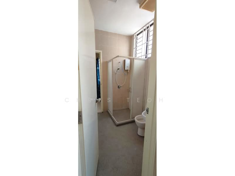 3-storey Terraced House for Sale in Sungai Ara (Penang) - Chris Teoh - Bathroom - PropertyGuru.com.my