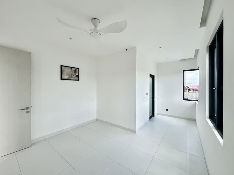 Semi-Detached House for Sale in Kampung Lapan (Melaka City) - Daric Goo - PropertyGuru.com.my