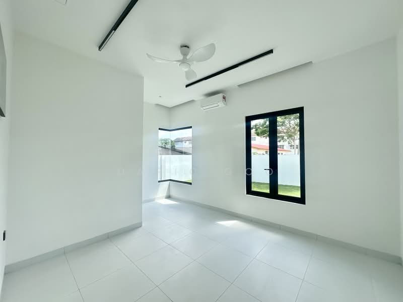 Semi-Detached House for Sale in Kampung Lapan (Melaka City) - Daric Goo - PropertyGuru.com.my