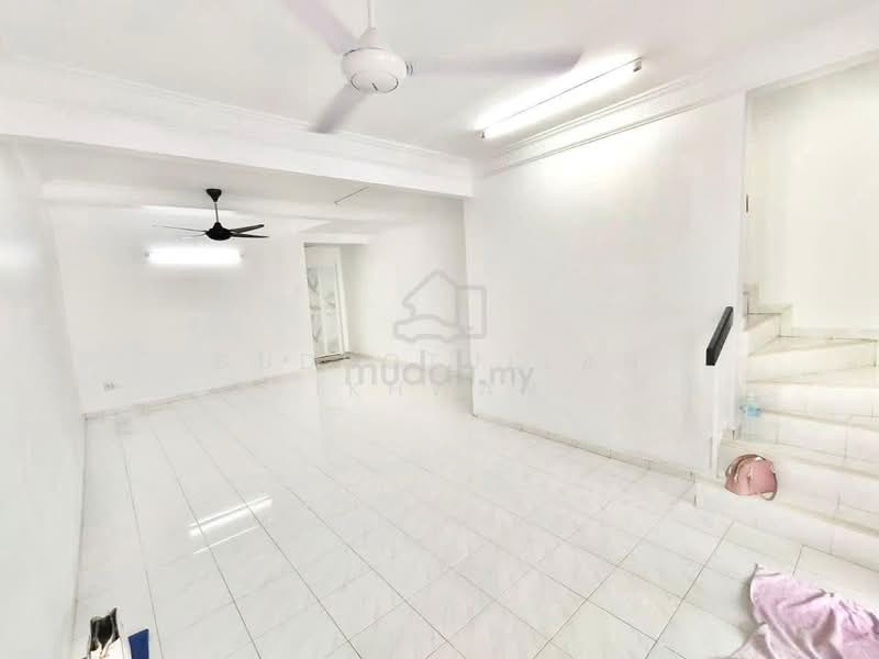 Rumah Teres 2 Tingkat untuk Disewa di Bandar Damai Perdana (Cheras) - Gudrotullah Ikhwan - Living Room - PropertyGuru.com.my