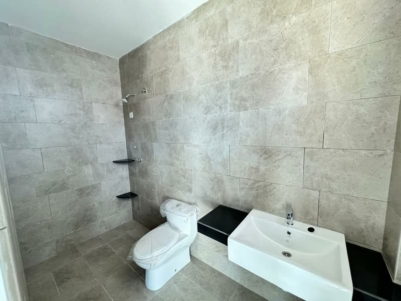 2-storey Terraced House for Rent in Ayer Molek (Melaka) - Chin Siang Fong - Bathroom - PropertyGuru.com.my