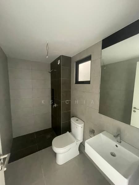 Service Residence for Sale at Emporis - KS Chia - Bathroom - PropertyGuru.com.my