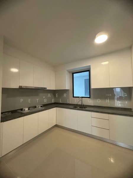 Service Residence for Sale at Sapphire Paradigm - Aeric Petrelli Goh - Kitchen - PropertyGuru.com.my