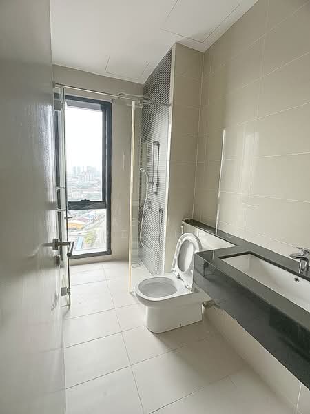 Service Residence for Sale at Sapphire Paradigm - Aeric Petrelli Goh - Bathroom - PropertyGuru.com.my