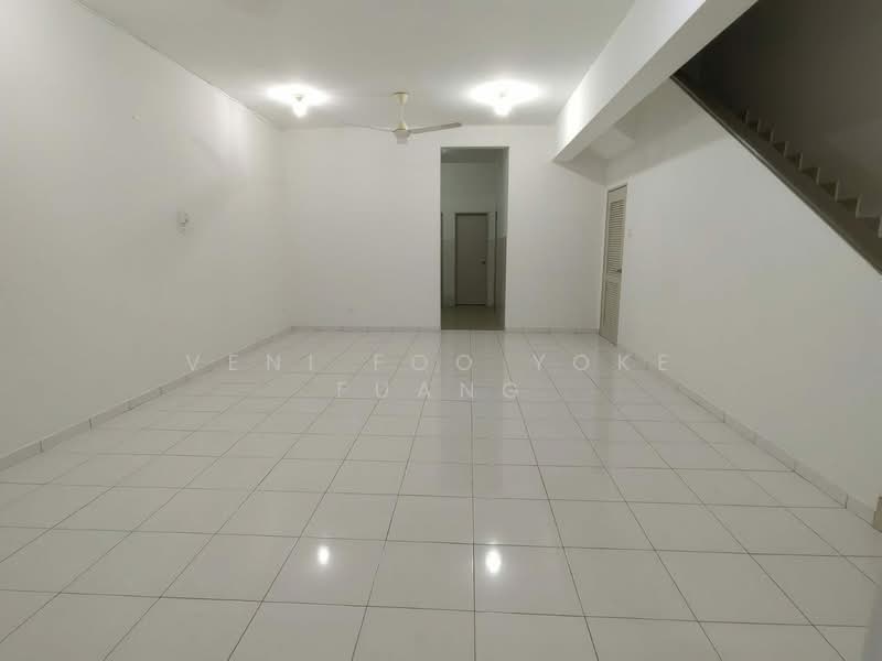 Rumah Teres 2 Tingkat untuk Disewa di Setia Alam (Selangor) - Veni Foo Yoke Fuang - Living Room - PropertyGuru.com.my
