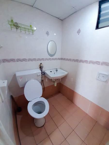 Kondominium untuk Disewa di E-Park Condominium - Vincent Tan - Bathroom - PropertyGuru.com.my