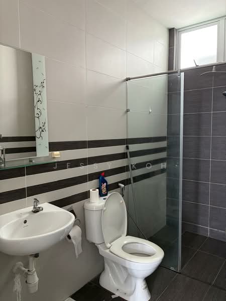 Kondominium untuk Disewa di The Seed Taman Sutera Utama - Jessy Koh - Bathroom - PropertyGuru.com.my