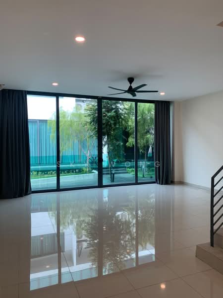 Rumah Teres 2.5 Tingkat untuk Disewa di Taman Nusaputra Timur (Puchong) - Sky Wong - Living Room - PropertyGuru.com.my
