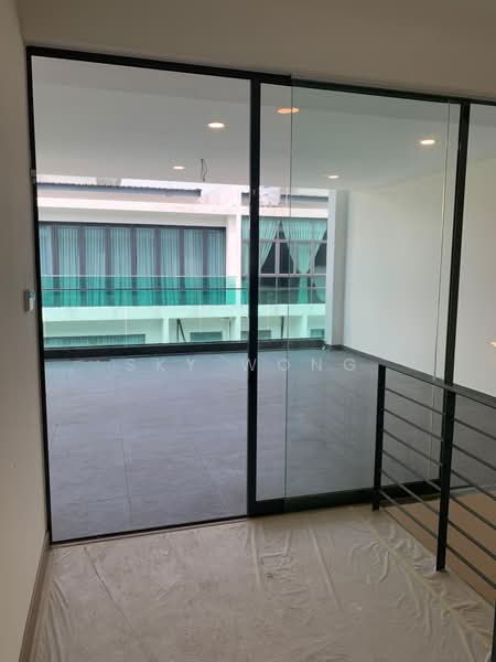 Rumah Teres 2.5 Tingkat untuk Disewa di Taman Nusaputra Timur (Puchong) - Sky Wong - Balcony - PropertyGuru.com.my