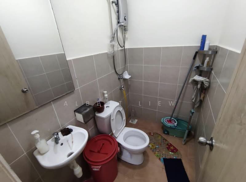 2.5-storey Terraced House for Sale in Senai (Johor) - Albert Liew - Bathroom - PropertyGuru.com.my