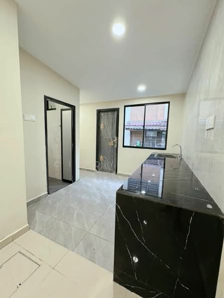 Rumah Teres 2 Tingkat untuk Dijual di Taman Megah Ria (Masai) - Cindy Lim - Kitchen - PropertyGuru.com.my
