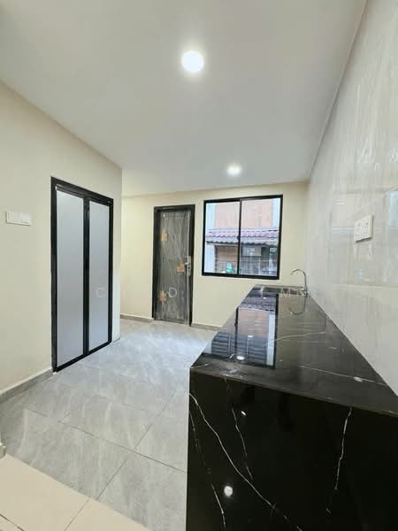 Rumah Teres 2 Tingkat untuk Dijual di Taman Megah Ria (Masai) - Cindy Lim - Kitchen - PropertyGuru.com.my