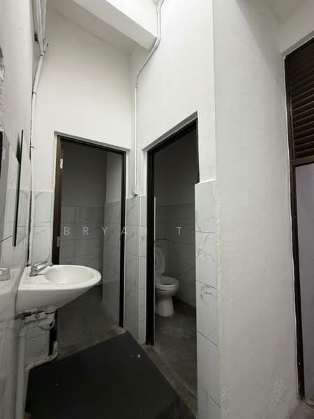 Shop / Office for Rent in George Town (Penang) - Bryan Teng - Bathroom - PropertyGuru.com.my